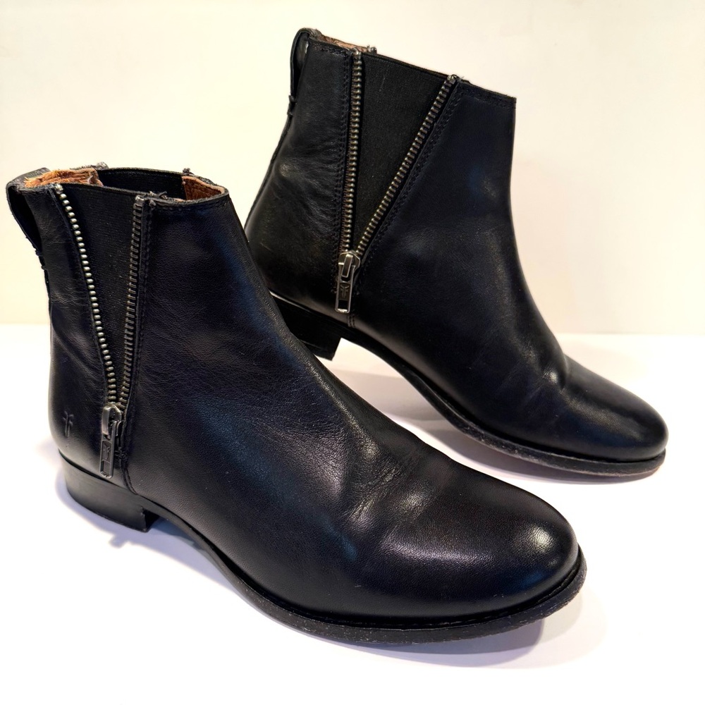 Frye Carly Ankle Boots Women's Sz 7 Black Leather w/ Faux Zipper and Block Heel
